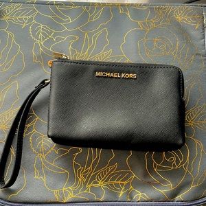 Micheal Kors wristlet